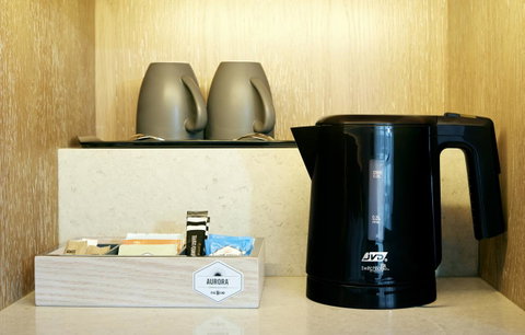 Holiday Inn Express Adelaide City Centre, An IHG Hotel - Winery Find 3