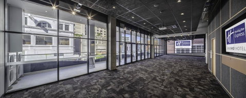 Holiday Inn Express Adelaide City Centre, An IHG Hotel - Winery Find 39