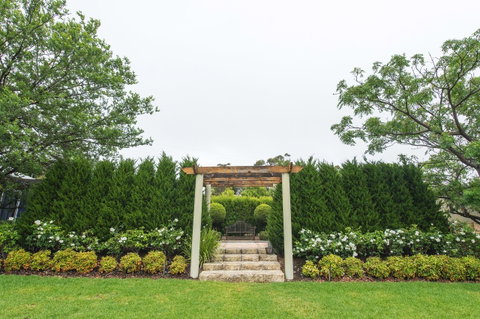 S T U D I O 22 Peaceful Retreat With Garden Views - Winery Find 10