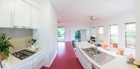 S T U D I O 22 Peaceful Retreat With Garden Views - Winery Find 4