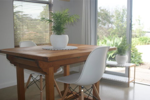S T U D I O 22 Peaceful Retreat With Garden Views - Winery Find 9