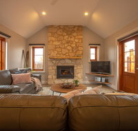 Lucy's Cottage - Winery Find