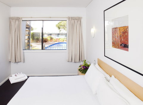 Majestic Oasis Apartments - Winery Find 12