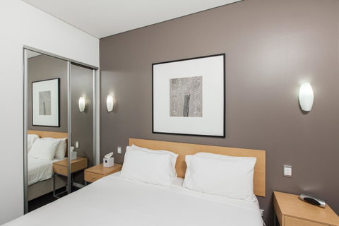 Majestic Oasis Apartments - Winery Find 15
