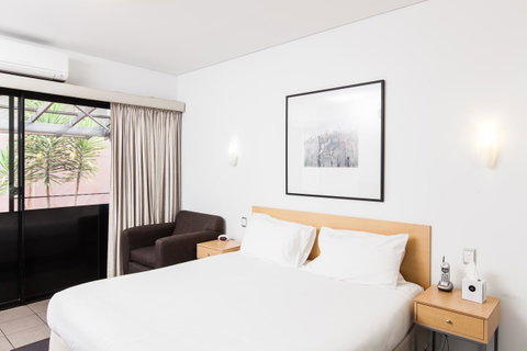 Majestic Oasis Apartments - Winery Find 30