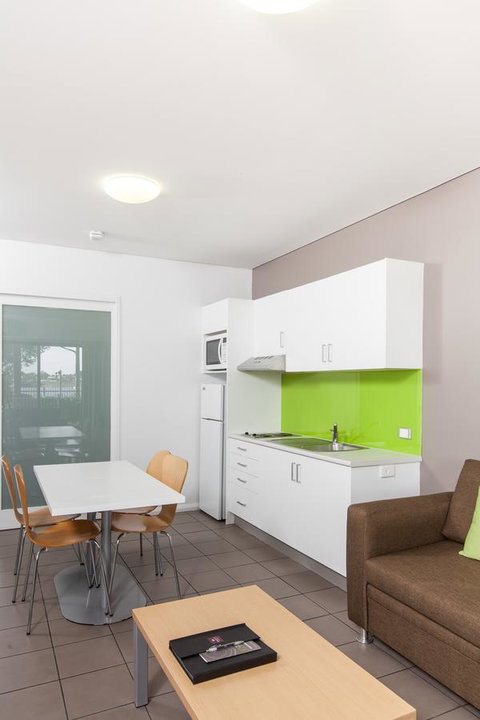 Majestic Oasis Apartments - Winery Find 16