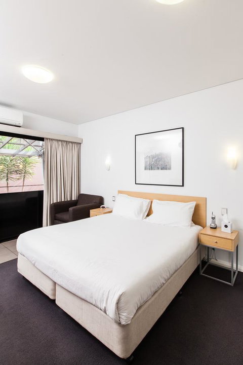 Majestic Oasis Apartments - Winery Find 26