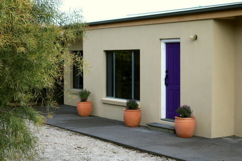 The Purple Door On Seaview - Winery Find 1