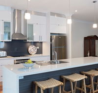 Boutique Getaway on Wright - Winery Find