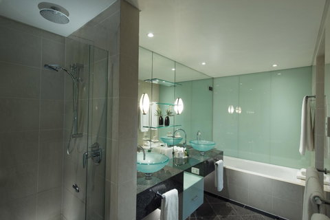 Hilton Adelaide - Winery Find 25