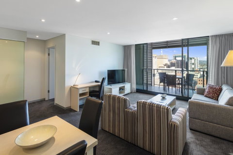 Oaks Adelaide Horizons Suites - Winery Find 7