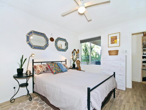 Monaco Court Apartment Adelaide - Winery Find 6