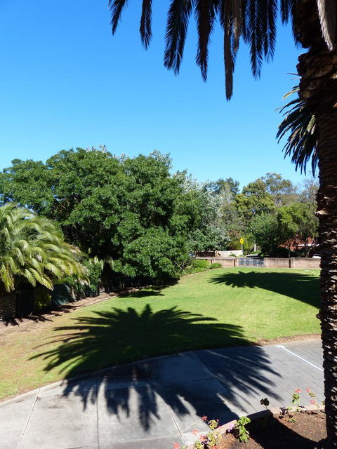 Monaco Court Apartment Adelaide - Winery Find 18