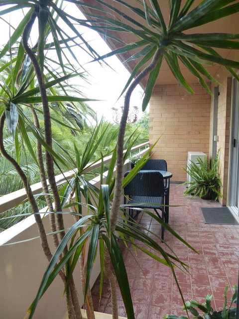Monaco Court Apartment Adelaide - Winery Find 13