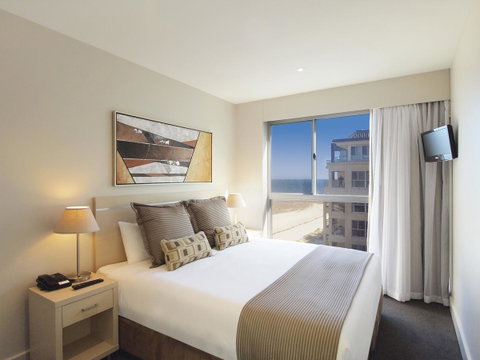 Oaks Glenelg Plaza Pier Suites - Winery Find 2