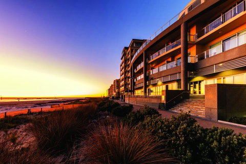 Oaks Glenelg Plaza Pier Suites - Winery Find 0
