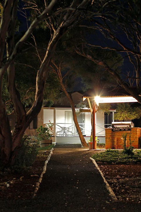 Cape Jervis Holiday Units - Winery Find 12