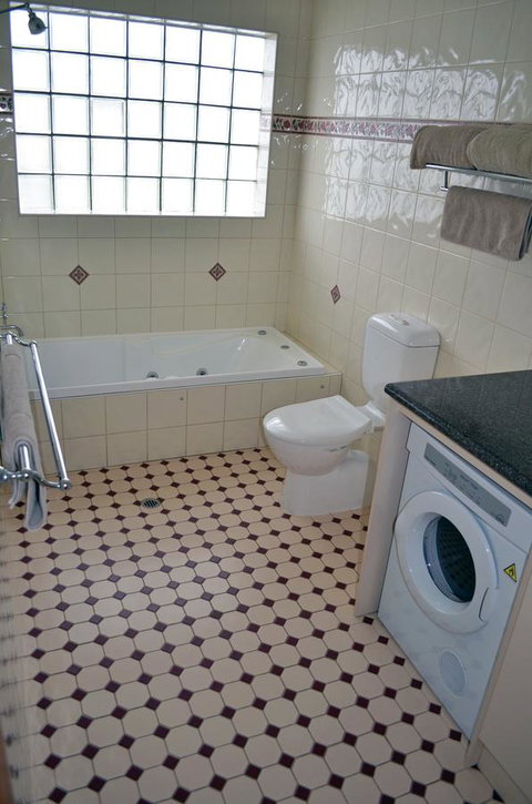 Arkana Motor Inn & Terrace Apartments - Winery Find 32