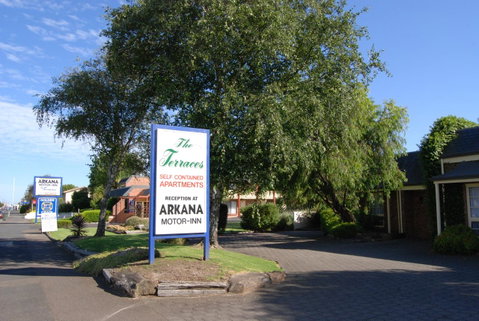 Arkana Motor Inn & Terrace Apartments - Winery Find 29