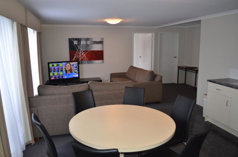 Arkana Motor Inn & Terrace Apartments - Winery Find 8