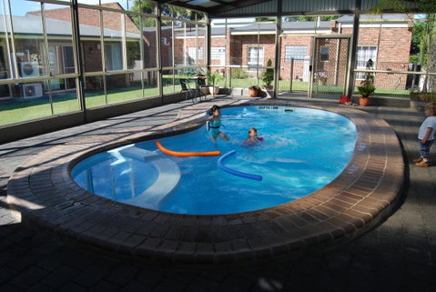 Arkana Motor Inn & Terrace Apartments - Winery Find 2