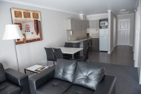Arkana Motor Inn & Terrace Apartments - Winery Find 24