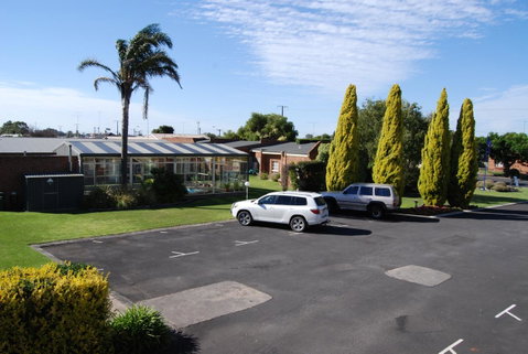 Arkana Motor Inn & Terrace Apartments - Winery Find 33