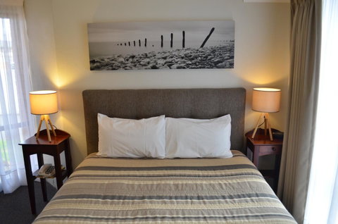 Arkana Motor Inn & Terrace Apartments - Winery Find 5