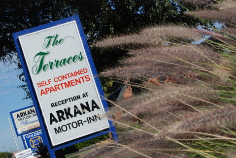 Arkana Motor Inn & Terrace Apartments - Winery Find 23