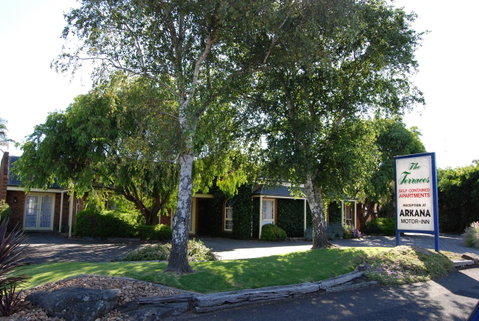 Arkana Motor Inn & Terrace Apartments - Winery Find 22
