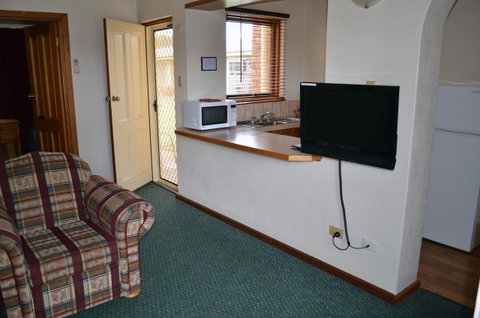 Arkana Motor Inn & Terrace Apartments - Winery Find 35