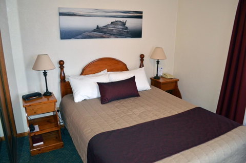 Arkana Motor Inn & Terrace Apartments - Winery Find 14