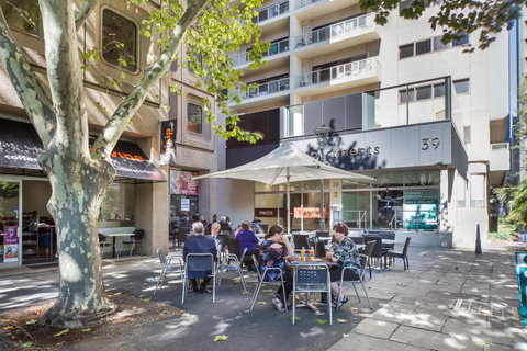 York Apartments On Grenfell - Winery Find 16