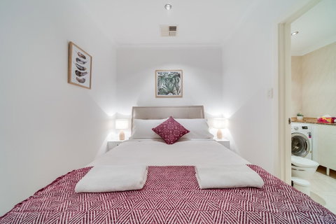 York Apartments On Grenfell - Winery Find 10