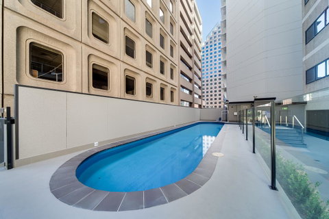 York Apartments On Grenfell - Winery Find 17