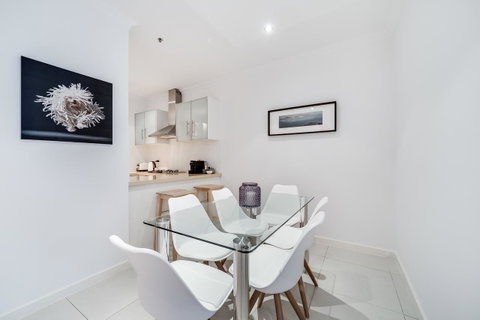 York Apartments On Grenfell - Winery Find 6