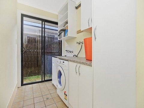 Lakeside - Encounter Bay - Winery Find 15