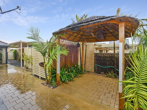 Lakeside - Encounter Bay - Winery Find 17