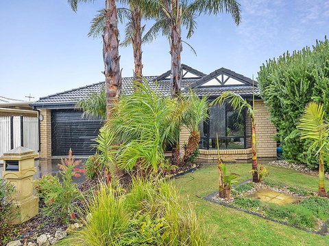 Lakeside - Encounter Bay - Winery Find 1