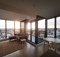 Modern CBD Apartment with Panoramic View - Winery Find