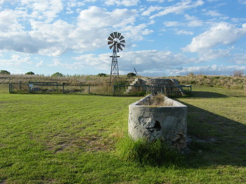 Coorong Waterfront Retreat - Winery Find 24