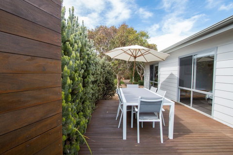Coorong Waterfront Retreat - Winery Find 16