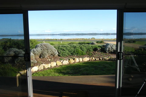 Coorong Waterfront Retreat - Winery Find 20