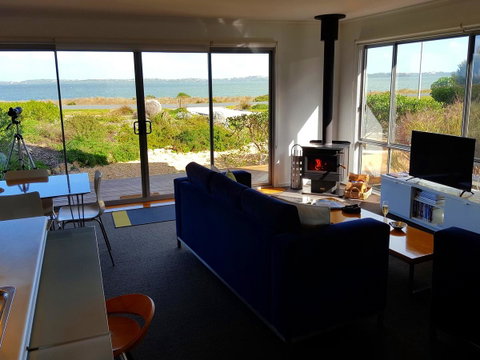 Coorong Waterfront Retreat - Winery Find 0