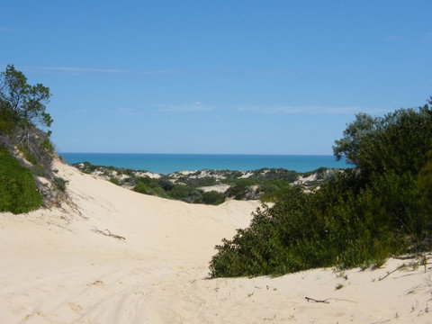 Coorong Waterfront Retreat - Winery Find 23