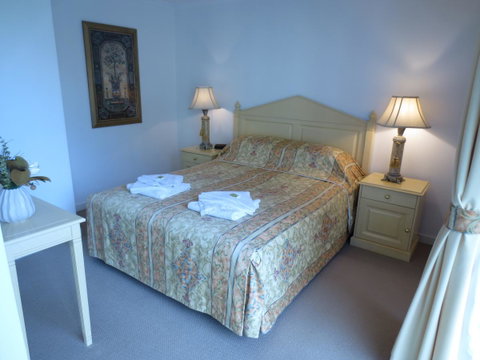 Lights Landing Apartments - Winery Find 9
