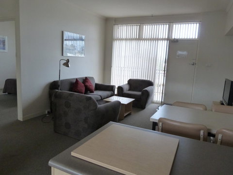 Glenelg Holiday Apartments - Corfu - Winery Find 6