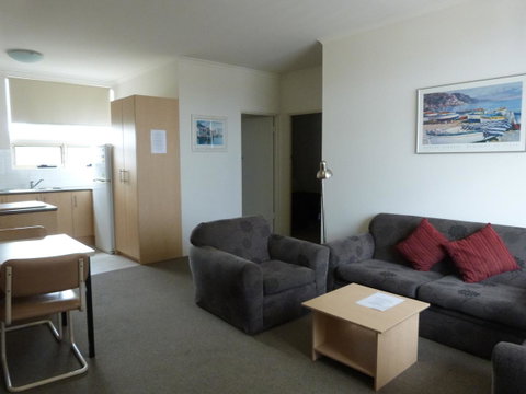 Glenelg Holiday Apartments - Corfu - Winery Find 5
