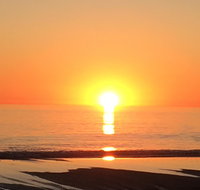 Adelaide - Semaphore Beach Front - Winery Find