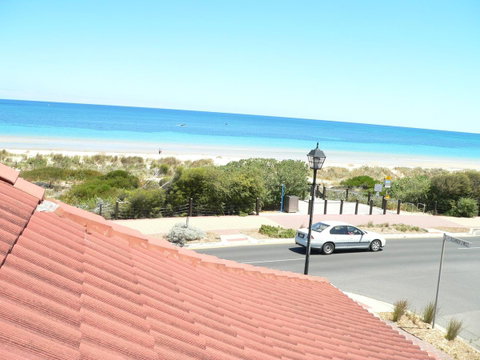 Brighton Beach House - Winery Find 11